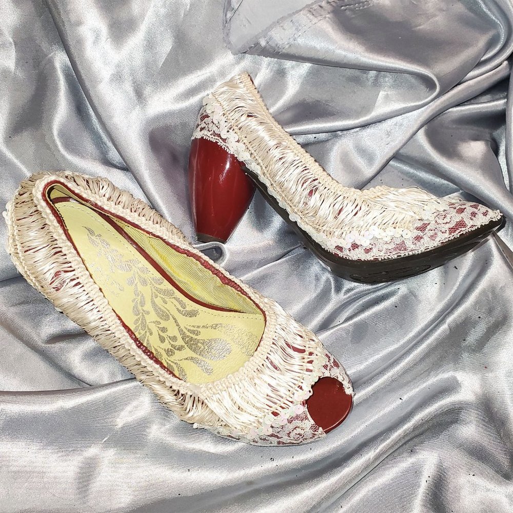 JUMP FOR THE PEOPLE unique boho lace bacardi heels